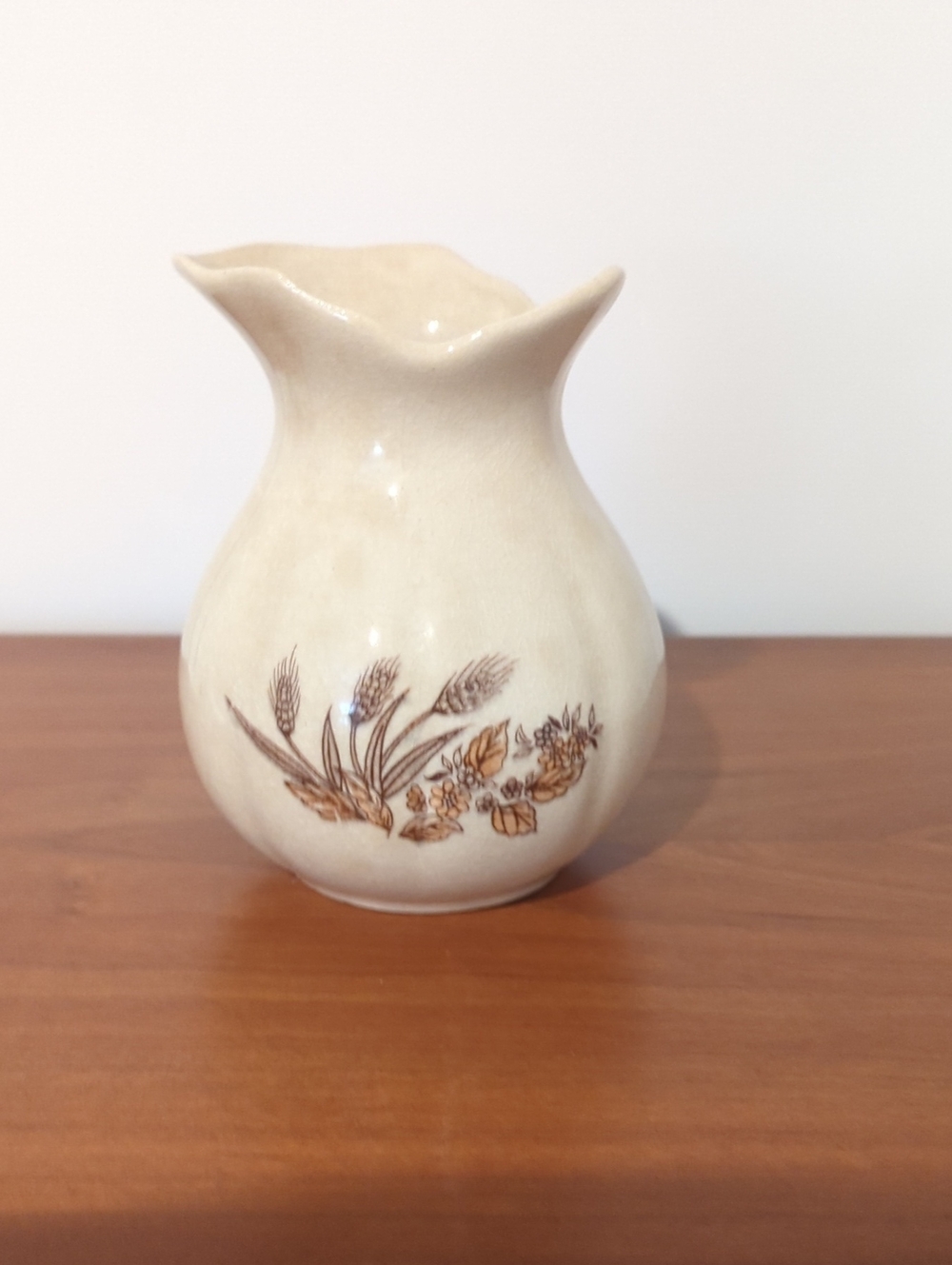 Cream Decorative Ceramic Vase with Wheat Motif